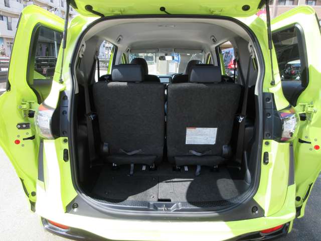 Toyota Sienta 10