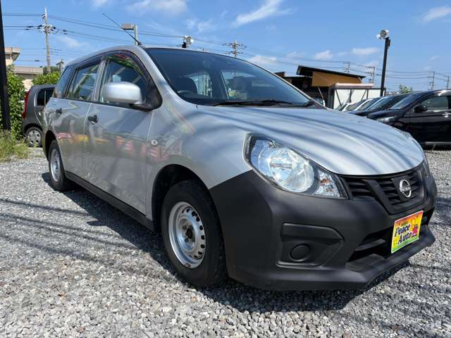 Nissan AD 5