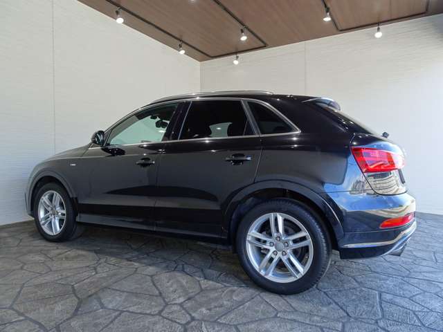 Audi Q3 10