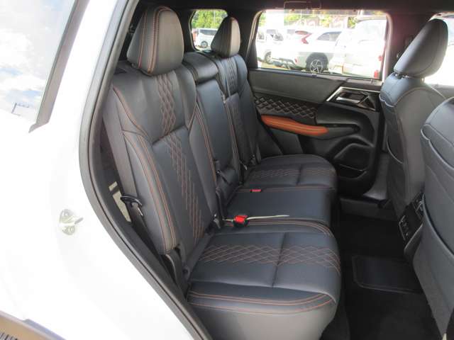 Mitsubishi Outlander 11