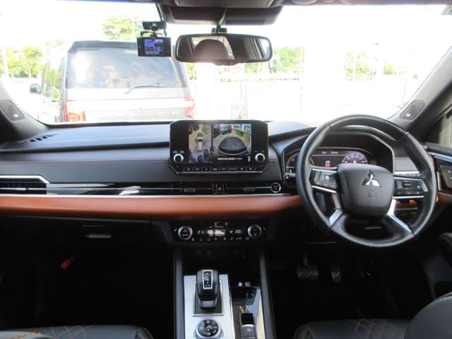 Mitsubishi Outlander 2