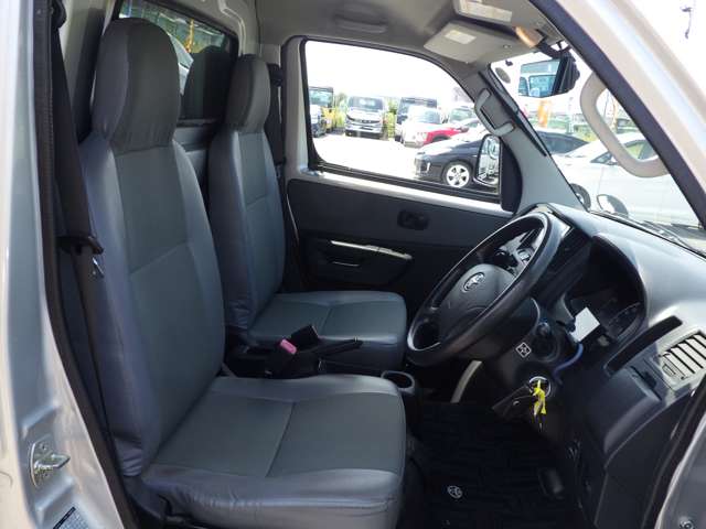 Toyota Light Ace Truck 10