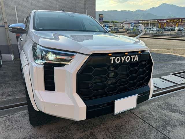 Toyota Hilux 8