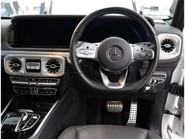 Mercedes-Benz G-Class 9