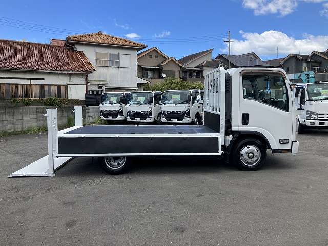 Isuzu Elf 12