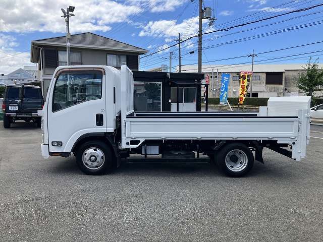 Isuzu Elf 4