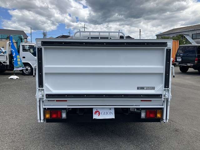 Isuzu Elf 7