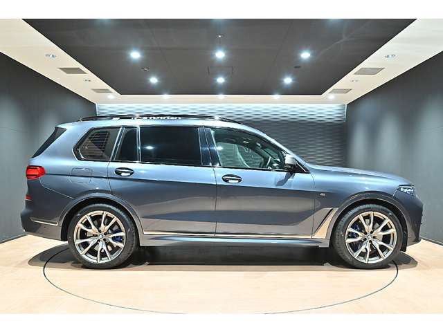BMW X7 6