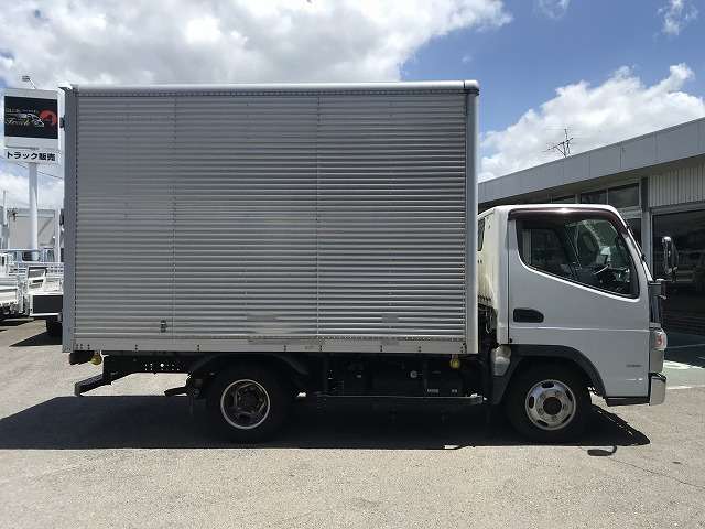Mitsubishi Fuso Canter 9