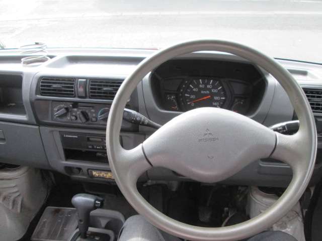 Mitsubishi Minicab Van 9