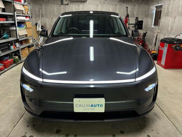 Tesla Model Y 4