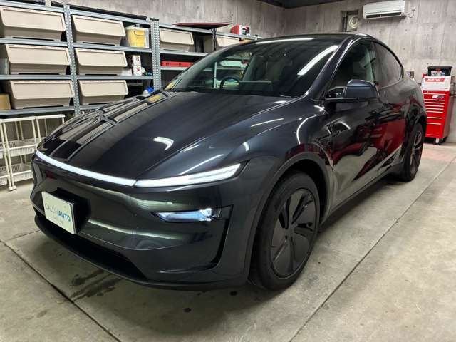 Tesla Model Y 5