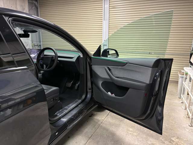 Tesla Model Y 10