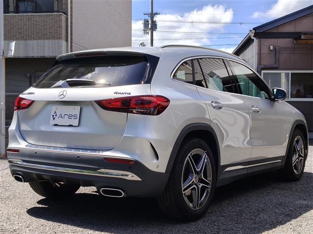Mercedes-Benz GLA-Class 12