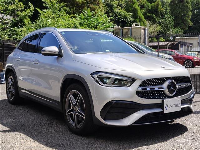 Mercedes-Benz GLA-Class 10