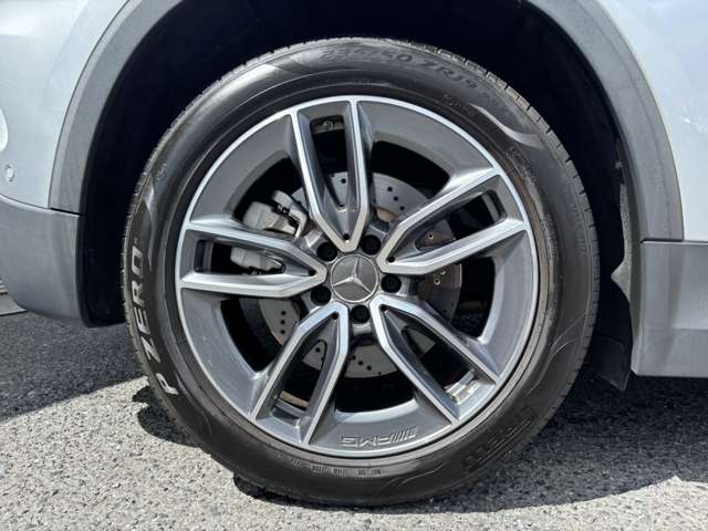 Mercedes-Benz GLA-Class 11