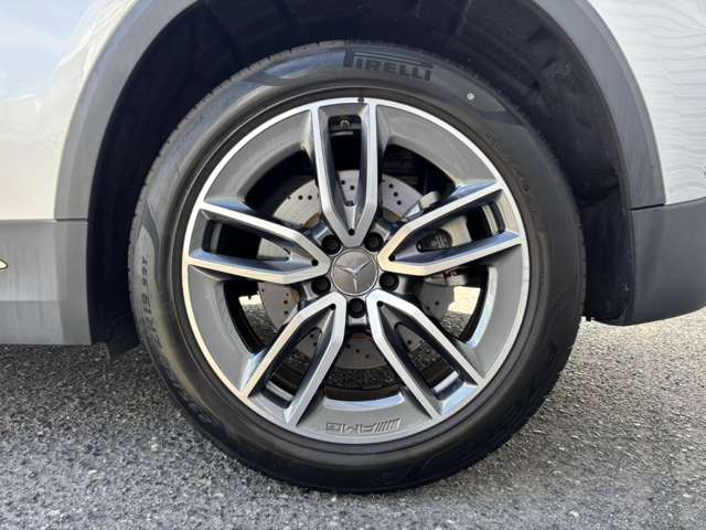 Mercedes-Benz GLA-Class 12