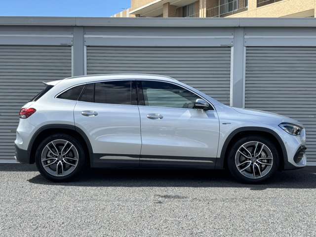 Mercedes-Benz GLA-Class 8