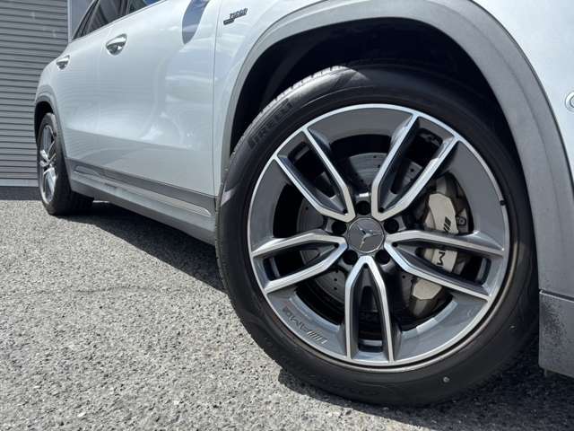 Mercedes-Benz GLA-Class 10