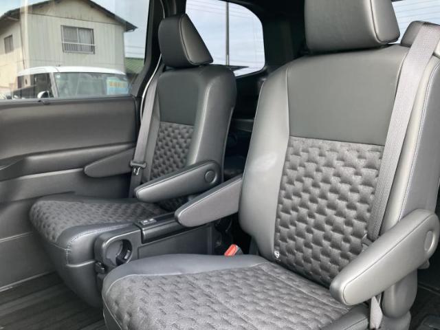 Toyota Voxy 10