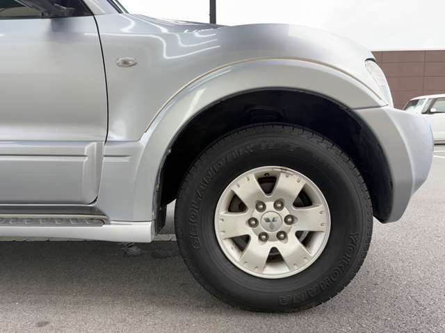 Mitsubishi Pajero 9