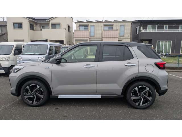 Daihatsu Rocky 7