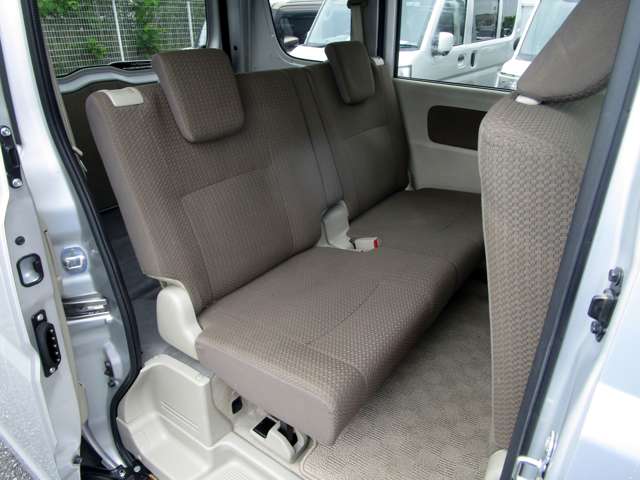 Nissan NV100 Clipper 11