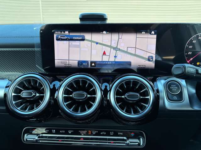 Mercedes-Benz GLB 12
