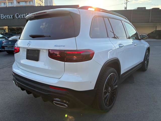 Mercedes-Benz GLB 4