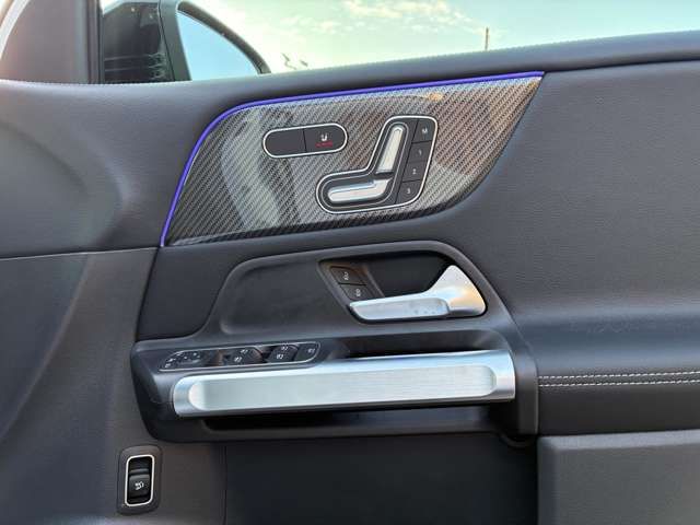 Mercedes-Benz GLB 11