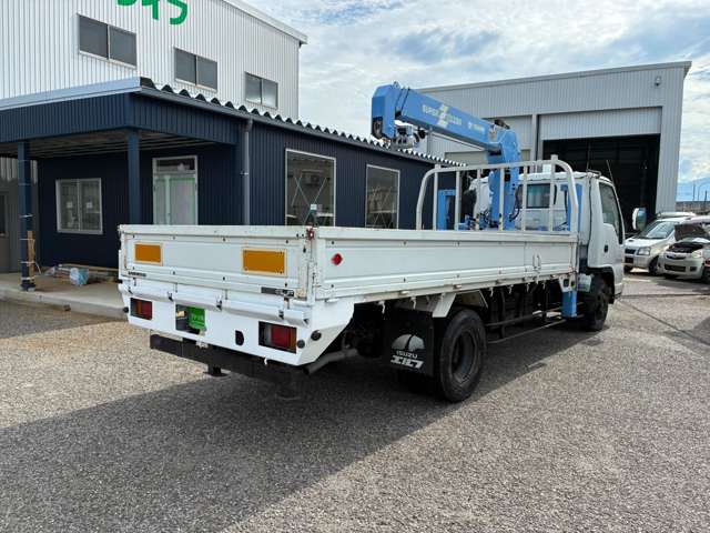 Isuzu Elf 3