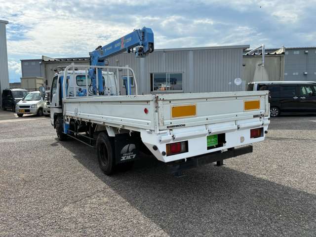 Isuzu Elf 4