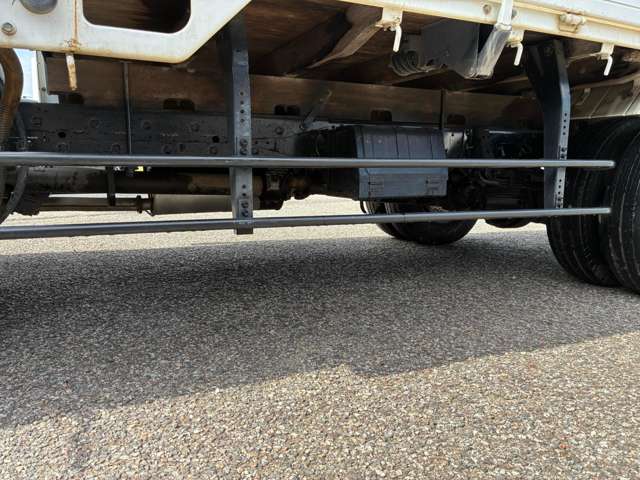 Isuzu Elf 8