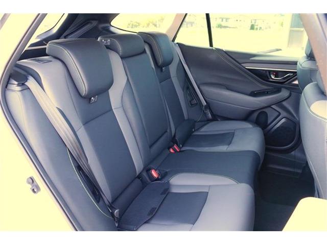 Subaru Legacy Outback 9