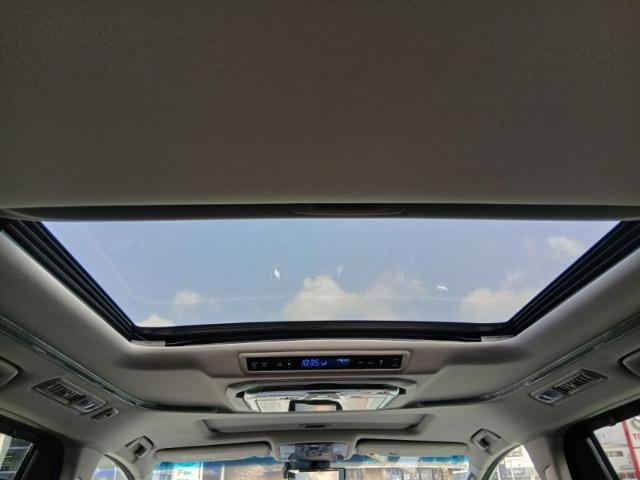 Toyota Vellfire 12