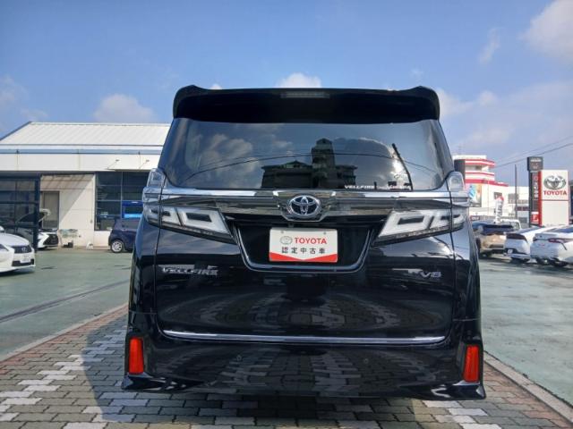 Toyota Vellfire 5