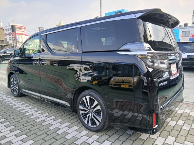 Toyota Vellfire 6