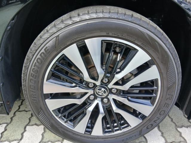Toyota Vellfire 8