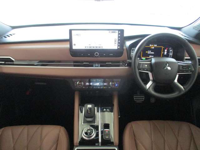 Mitsubishi Outlander 2