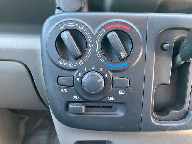 Nissan NV100 Clipper 12