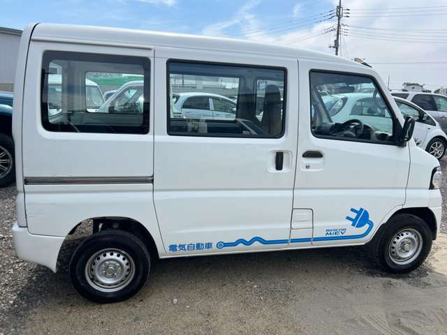 Mitsubishi Minicab MiEV 7