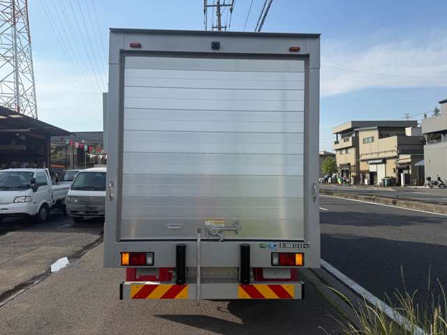 Isuzu Elf 10