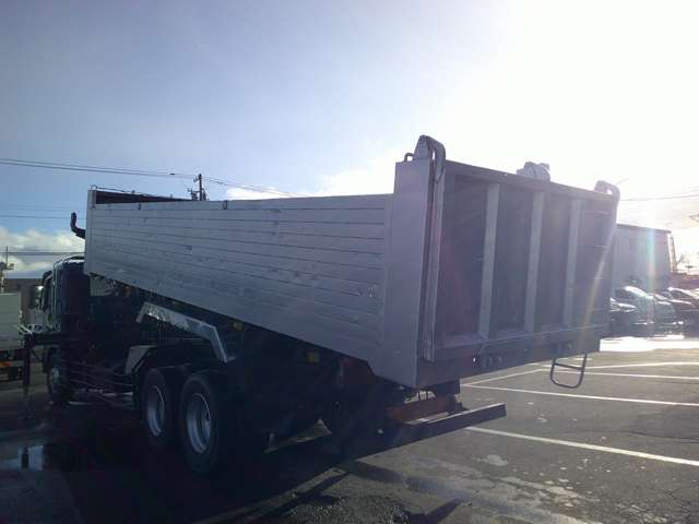 Mitsubishi Fuso Super Great 4