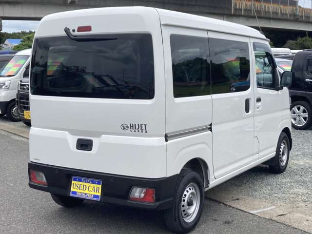 Daihatsu Hijet Cargo 6