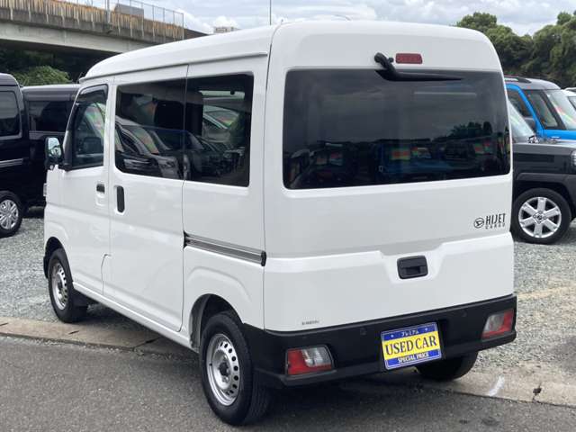 Daihatsu Hijet Cargo 8