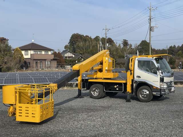 Hino Dutro 3