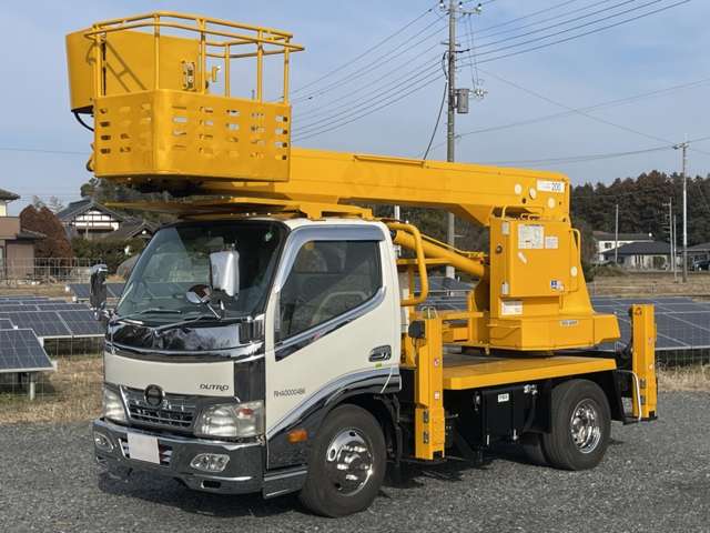 Hino Dutro 4
