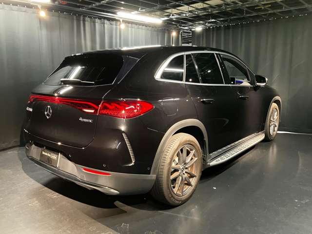 Mercedes-Benz EQE SUV 7