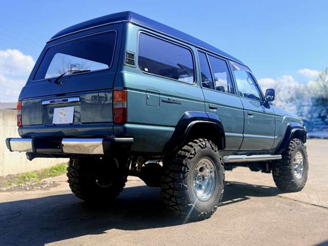 Toyota Land Cruiser 60 6