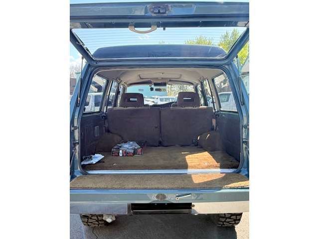 Toyota Land Cruiser 60 8